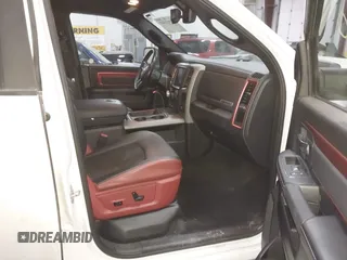 2016 Ram 1500 Rebel z VIN 1C6RR7YT6GS108472, wystawiony jako IAAI lot #41761560 z przebiegiem 101 132 mil mil oraz . Historia ofert i sprzedaży dostępna na DreamBid. Obrazek 5.