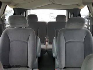 2007 Chrysler Town & Country SWB with VIN 1A4GJ45R07B208026, listed as a Copart auction lot 82037914 with 154,298 mi miles and Clean Title. Bid and sale history available at carsss.com. Image 10.