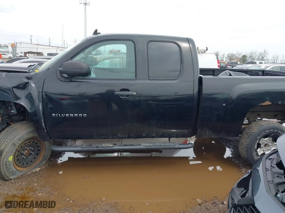 2010 Chevrolet Silverado 1500 LT with VIN 1GCSKSE3XAZ172390, listed as a IAAI auction lot 41839627 with 174,130 mi miles. Bid and sale history available at carsss.com. Image 15.