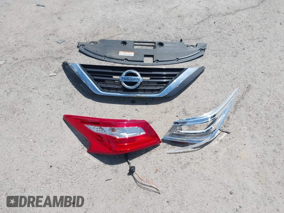 2016 Nissan Altima SR z VIN 1N4AL3AP5GC165887, wystawiony jako IAAI lot #42061023 z przebiegiem 83 555 mil mil oraz . Historia ofert i sprzedaży dostępna na DreamBid. Obrazek 12.