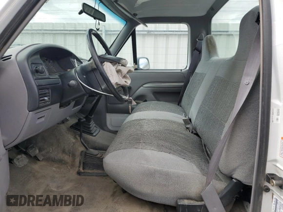 1996 Ford F-150 with VIN 1FTEF14Y2TLA02667, listed as a Copart auction lot 49686735 with 143,197 mi miles and Clean title. Bid and sale history available at DreamBid. Image 7.