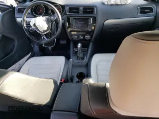 2016 Volkswagen Jetta Sport z VIN 3VWD17AJ3GM242719, wystawiony jako Copart lot #62234275 z przebiegiem 73 394 mil mil oraz Szkoda całkowita • Salvage title. Historia ofert i sprzedaży dostępna na DreamBid. Obrazek 8.
