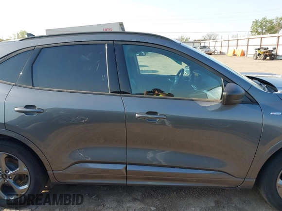 2024 Ford Escape ST-Line with VIN 1FMCU0MN1RUA41682, listed as a IAAI auction lot 41958924 with 19,529 mi miles and . Bid and sale history available at DreamBid. Image 14.
