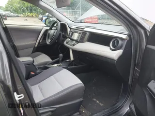 2013 Toyota RAV4 XLE with VIN JTMRFREV7D5020575, listed as a IAAI auction lot 42303486 with 189,032 mi miles and . Bid and sale history available at DreamBid. Image 5.
