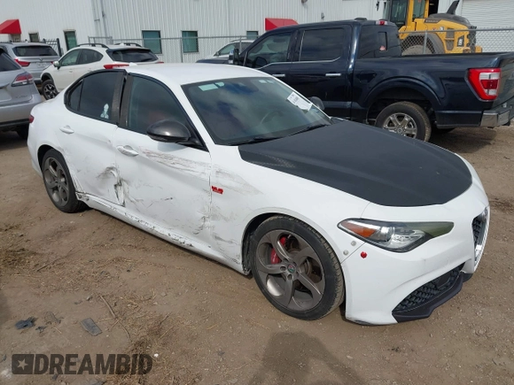 2017 Alfa Romeo Giulia with VIN ZARFAEBN3H7535202, listed as a IAAI auction lot 41494009 with 90,071 mi miles. Bid and sale history available at carsss.com. Image 1.