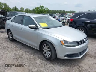 2013 Volkswagen Jetta SE z VIN 3VWDP7AJ0DM428597, wystawiony jako IAAI lot #42207866 z przebiegiem 138 209 mil mil oraz . Historia ofert i sprzedaży dostępna na DreamBid. Obrazek 1.