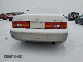 1997 Lexus ES 300 Luxury Sport Sdn with VIN JT8BF22G4V0025129, listed as a Copart auction lot 85422304 with 271,765 mi miles and Salvage Title. Bid and sale history available at carsss.com. Image 6.