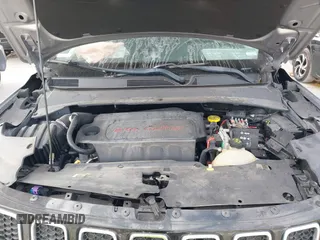 2018 Jeep Compass Latitude with VIN 3C4NJCBB0JT227017, listed as a IAAI auction lot 41560576 with 63,543 mi miles. Bid and sale history available at carsss.com. Image 10.