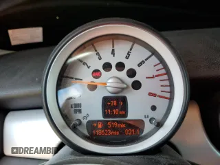 2008 MINI Hardtop z VIN WMWMF33568TU66807, wystawiony jako Copart lot #58900645 z przebiegiem 118 623 mil mil oraz Czysty tytuł • Clean title. Historia ofert i sprzedaży dostępna na DreamBid. Obrazek 9.