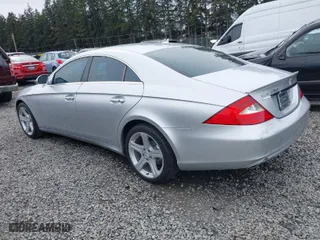 2008 Mercedes-Benz CLS-Class 5.5L with VIN WDDDJ72XX8A132566, listed as a IAAI auction lot 41774190 with 138,874 mi miles. Bid and sale history available at carsss.com. Image 3.