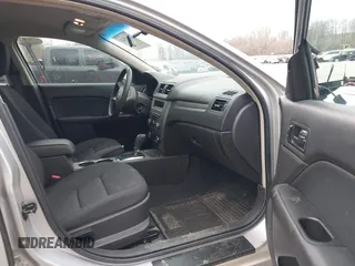2010 Ford Fusion SE with VIN 3FAHP0HA7AR238091, listed as a IAAI auction lot 41847624 with 157,381 mi miles. Bid and sale history available at carsss.com. Image 5.