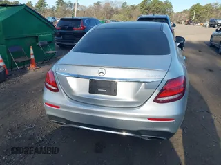 2019 Mercedes-Benz E 300 with VIN WDDZF4KB0KA588433, listed as a IAAI auction lot 42078946 with 68,552 mi miles and . Bid and sale history available at DreamBid. Image 15.