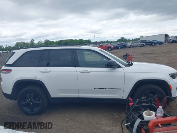 2023 Jeep Grand Cherokee Limited z VIN 1C4RJHBG8PC518881, wystawiony jako IAAI lot #42342233 z przebiegiem 58 773 mil mil oraz . Historia ofert i sprzedaży dostępna na DreamBid. Obrazek 13.