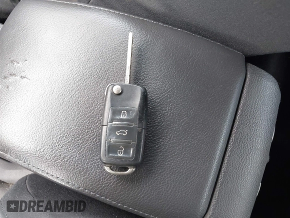 2005 Volkswagen Jetta 2.5 with VIN 3VWPG71K15M633921, listed as a IAAI auction lot 41186775 with 137,915 mi miles and . Bid and sale history available at DreamBid. Image 11.