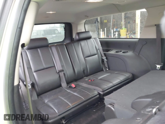 2014 GMC Yukon XL SLT with VIN 1GKS2KE71ER223496, listed as a IAAI auction lot 41419800 with 146,686 mi miles. Bid and sale history available at carsss.com. Image 8.