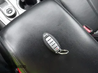 2017 Nissan Pathfinder SV z VIN 5N1DR2MM0HC619400, wystawiony jako IAAI lot #42457072 z przebiegiem 159 839 mil mil oraz . Historia ofert i sprzedaży dostępna na DreamBid. Obrazek 11.