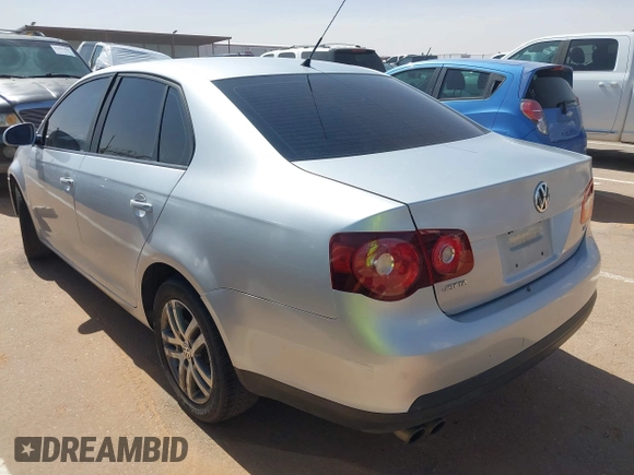 2010 Volkswagen Jetta Limited Edition с VIN 3VWRZ7AJ3AM164562, выставлен на аукционе IAAI как лот 42498815 с пробегом 202 324 миль миль и . История ставок и продаж доступна на DreamBid. Изображение 3.