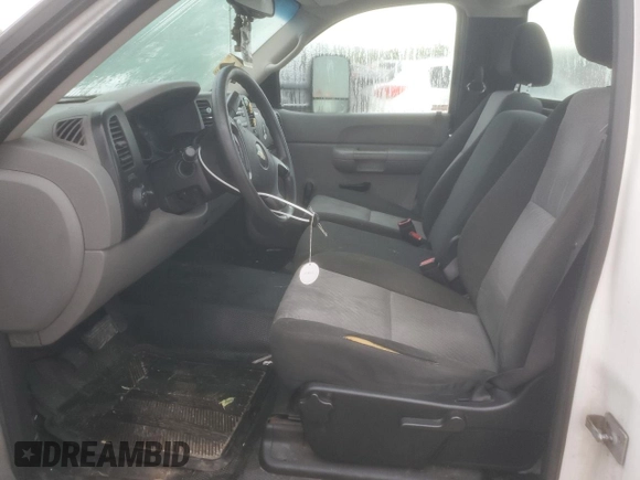 2009 Chevrolet Silverado 1500 Work Truck with VIN 1GCEC14X29Z236202, listed as a Copart auction lot 73400474 with 331,560 mi miles and Salvage Title. Bid and sale history available at DreamBid. Image 7.