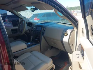 2004 Ford F-150 XL z VIN 1FTPX125X4NB16596, wystawiony jako IAAI lot #42554464 z przebiegiem 199 449 mil mil oraz . Historia ofert i sprzedaży dostępna na DreamBid. Obrazek 5.