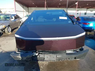 2024 Tesla Cybertruck z VIN 7G2CEHED3RA021703, wystawiony jako IAAI lot #41392666 z przebiegiem 7 244 mil mil oraz . Historia ofert i sprzedaży dostępna na DreamBid. Obrazek 6.