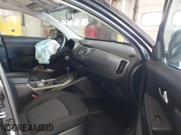 2016 Kia Sportage LX with VIN KNDPBCAC4G7847334, listed as a IAAI auction lot 41822803 with 86,595 mi miles and . Bid and sale history available at carsss.com. Image 5.