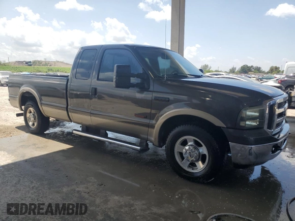 2005 Ford F-250 XL z VIN 1FTSX20P95EB03036, wystawiony jako Copart lot #52512595 z przebiegiem 135 678 mil mil oraz Czysty tytuł • Clean title. Historia ofert i sprzedaży dostępna na DreamBid. Obrazek 4.