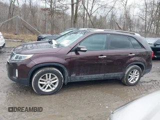 2015 Kia Sorento LX with VIN 5XYKTDA76FG648237, listed as a IAAI auction lot 41717261 with 163,845 mi miles. Bid and sale history available at carsss.com. Image 14.