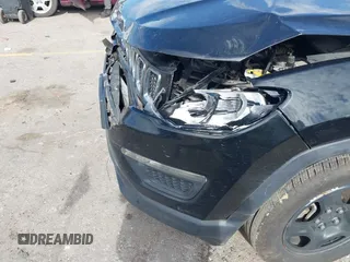 2020 Jeep Compass Sport с VIN 3C4NJCAB2LT102346, выставлен на аукционе IAAI как лот 41010173 с пробегом 70 239 миль миль и . История ставок и продаж доступна на DreamBid. Изображение 6.
