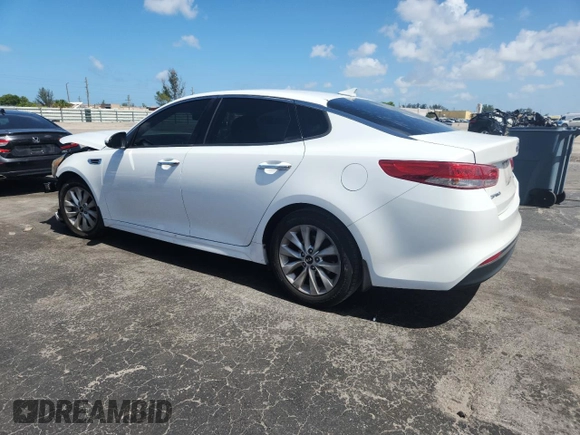 2017 Kia Optima EX с VIN 5XXGU4L32HG126726, выставлен на аукционе Copart как лот 61028895 с пробегом 77 148 миль миль и Списание • Salvage title. История ставок и продаж доступна на DreamBid. Изображение 2.