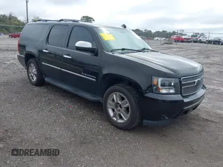 2010 Chevrolet Suburban LTZ with VIN 1GNUCKE02AR220449, listed as a IAAI auction lot 41665749 with 264,447 mi miles. Bid and sale history available at carsss.com. Image 1.