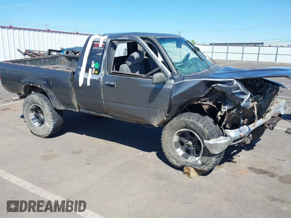 1990 Toyota Pickup SR5 z VIN JT4VN13G7L5019822, wystawiony jako IAAI lot #42194555 z przebiegiem 255 628 mil mil oraz . Historia ofert i sprzedaży dostępna na DreamBid. Obrazek 1.