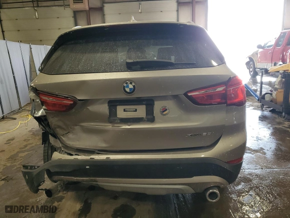 2022 BMW X1 xDrive28i with VIN WBXJG9C05N5U85555, listed as a Copart auction lot 43398955 with 17,461 mi miles and Salvage Title. Bid and sale history available at carsss.com. Image 6.