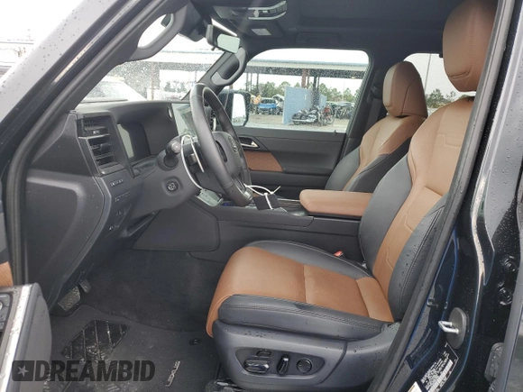 2024 Lexus GX 550 Luxury with VIN JTJVBCDX0R5013269, listed as a Copart auction lot 60641305 with 13,462 mi miles and Salvage title. Bid and sale history available at DreamBid. Image 7.