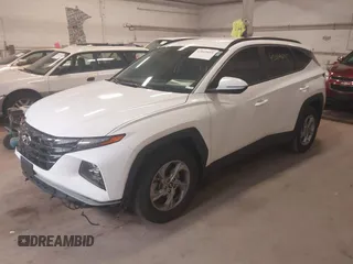 2023 Hyundai Tucson SEL z VIN 5NMJBCAE9PH271742, wystawiony jako IAAI lot #42019415 z przebiegiem 62 451 mil mil oraz . Historia ofert i sprzedaży dostępna na DreamBid. Obrazek 2.