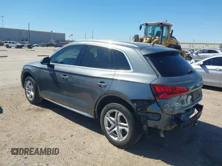 2019 Audi Q5 Premium with VIN WA1ANAFY1K2065059, listed as a IAAI auction lot 40566830 with 61,534 mi miles. Bid and sale history available at carsss.com. Image 3.