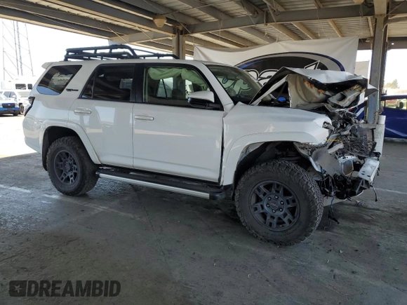 2019 Toyota 4Runner SR5 с VIN JTEBU5JR5K5700458, выставлен на аукционе Copart как лот 59049125 с пробегом 70 684 миль миль и Списание • Salvage title. История ставок и продаж доступна на DreamBid. Изображение 4.