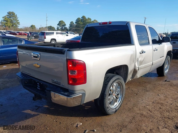 2007 Chevrolet Silverado 1500 LTZ with VIN 2GCEC13J171682554, listed as a IAAI auction lot 41307868 with 241,332 mi miles. Bid and sale history available at carsss.com. Image 4.