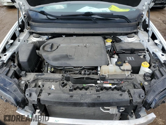 2019 Jeep Cherokee Latitude with VIN 1C4PJLCX9KD129940, listed as a Copart auction lot 49899125 with 48,175 mi miles and Salvage title. Bid and sale history available at DreamBid. Image 12.
