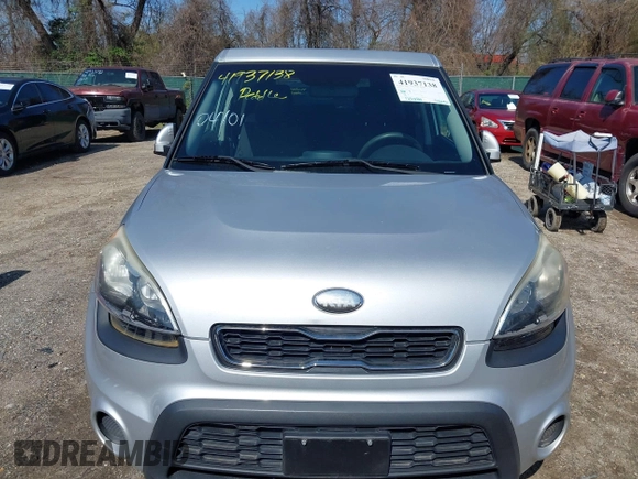 2013 Kia Soul with VIN KNDJT2A51D7755544, listed as a IAAI auction lot 41937138 with 120,680 mi miles. Bid and sale history available at carsss.com. Image 6.