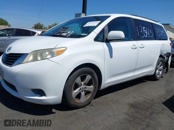 2012 Toyota Sienna LE AAS with VIN 5TDKK3DC4CS183817, listed as a IAAI auction lot 42013545 with 207,822 mi miles. Bid and sale history available at carsss.com. Image 19.