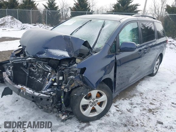 2018 Toyota Sienna LE Auto Access Seat with VIN 5TDKZ3DC3JS905514, listed as a IAAI auction lot 41591539 with 1 mi miles. Bid and sale history available at carsss.com. Image 16.