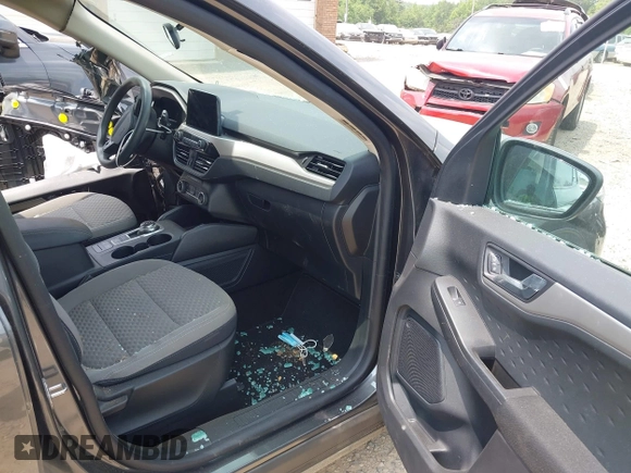 2020 Ford Escape SE with VIN 1FMCU0G69LUA67782, listed as a IAAI auction lot 42399963 with 80,372 mi miles and . Bid and sale history available at DreamBid. Image 5.