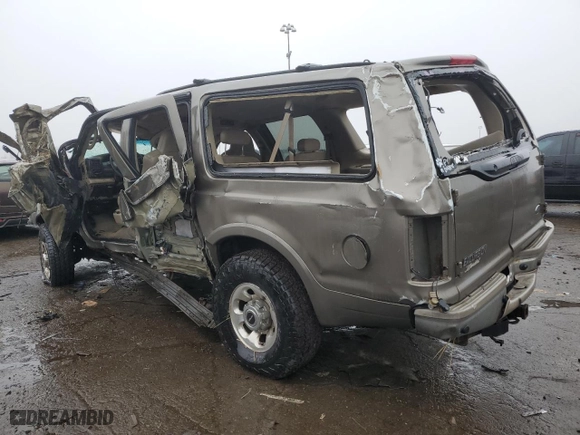 2005 Ford Excursion Limited with VIN 1FMSU43P75ED25764, listed as a Copart auction lot 89021205 with 0 mi miles and Salvage Title. Bid and sale history available at carsss.com. Image 2.