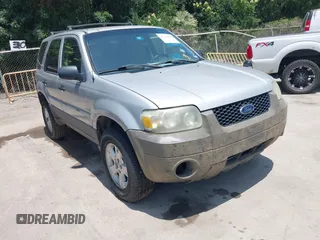 2005 Ford Escape XLT с VIN 1FMYU93115KD10570, выставлен на аукционе IAAI как лот 42294800 с пробегом 209 942 миль миль и . История ставок и продаж доступна на DreamBid. Изображение 1.