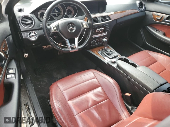 2013 Mercedes-Benz C 350 с VIN WDDGJ5HB4DG028644, выставлен на аукционе Copart как лот 52896985 с пробегом Не указан миль и Чистый • Clean title. История ставок и продаж доступна на DreamBid. Изображение 8.