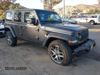 2024 Jeep Wrangler Willys z VIN 1C4RJXN62RW338620, wystawiony jako IAAI lot #41489180 z przebiegiem 10 640 mil mil oraz . Historia ofert i sprzedaży dostępna na DreamBid. Obrazek 1.