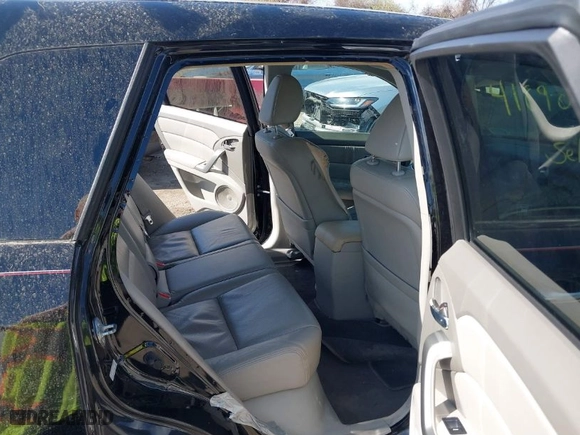 2011 Acura RDX Tech Pkg with VIN 5J8TB1H55BA001401, listed as a IAAI auction lot 41890190 with 226,582 mi miles. Bid and sale history available at carsss.com. Image 8.