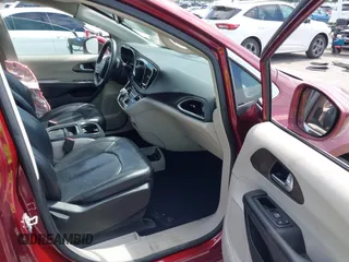 2017 Chrysler Pacifica Touring L with VIN 2C4RC1BG6HR739602, listed as a IAAI auction lot 42085250 with 96,377 mi miles and . Bid and sale history available at DreamBid. Image 5.