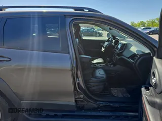 2019 Jeep Cherokee Trailhawk with VIN 1C4PJMBX0KD198278, listed as a Copart auction lot 55134705 with 175,999 mi miles and Clean Title. Bid and sale history available at DreamBid. Image 5.