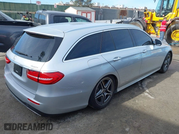 2019 Mercedes-Benz E 450 with VIN WDDZH6JBXKA637855, listed as a IAAI auction lot 41881279 with Not Provided miles and . Bid and sale history available at DreamBid. Image 4.